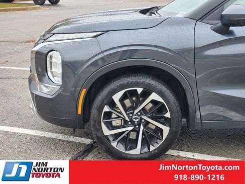 Used 2024 Mitsubishi Outlander SE image 8