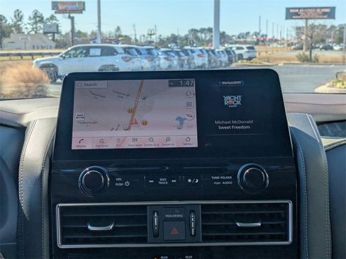 Used 2021 Nissan Armada Platinum w/ Captain's Chairs Package image 18