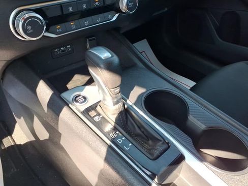 Used 2025 Nissan Altima 2.5 SV image 15