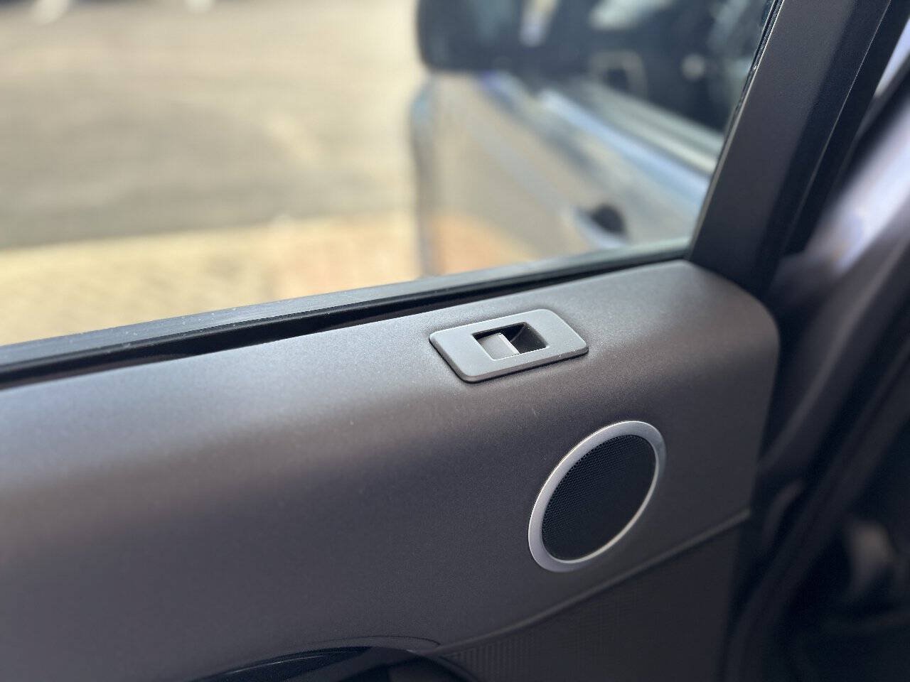 Used 2018 Land Rover Discovery SE AWD/4WD image 43