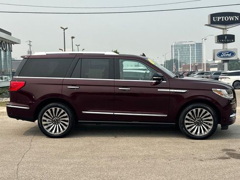 Used 2019 Lincoln Navigator Reserve AWD/4WD image 2