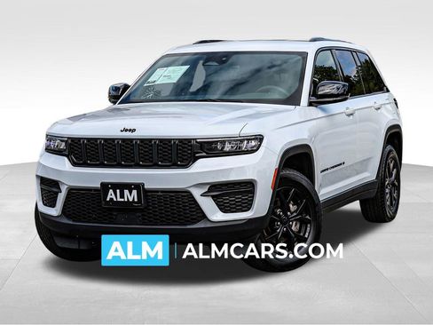Used 2025 Jeep Grand Cherokee Altitude AWD/4WD image 1