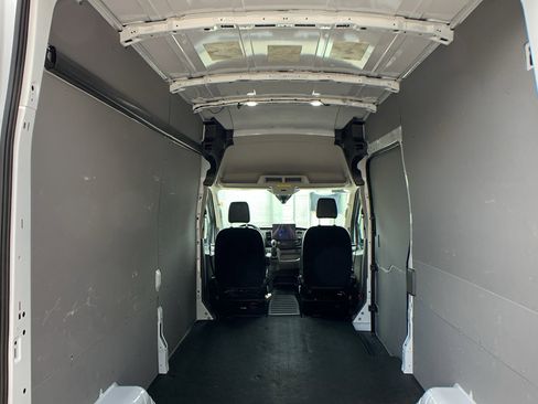 Used 2023 Ford Transit 250 148 High Roof AWD image 28