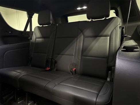 Used 2024 Chevrolet Suburban LT image 29