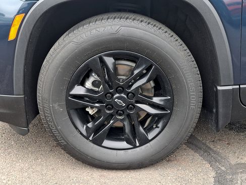 Used 2023 Chevrolet Traverse LT w/ Midnight/Sport Edition AWD/4WD image 10