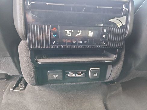 Used 2024 Jeep Wagoneer Series III w/ Flexible Seating Group AWD/4WD image 32