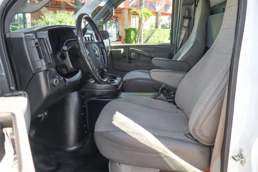 Used 2020 Chevrolet Express 3500 Extended w/ Driver Convenience Package RWD image 21