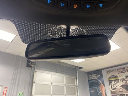 Used 2019 Ford F250 Lariat w/ Chrome Package image 34