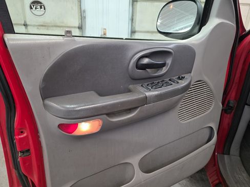 Used 2001 Ford F150 XLT image 22