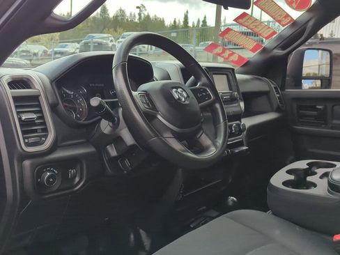 Used 2024 RAM 3500 Tradesman w/ Chrome Appearance Group AWD/4WD image 13