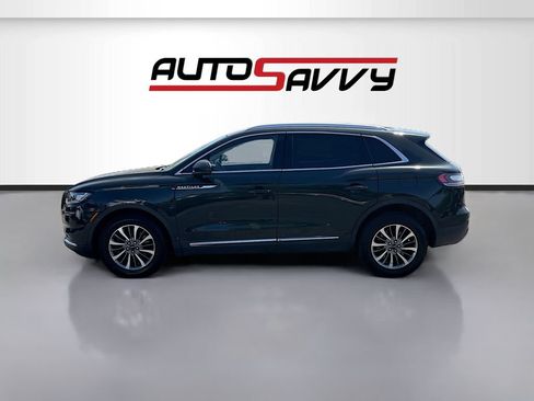 Used 2023 Lincoln Nautilus AWD w/ Premium Package image 4