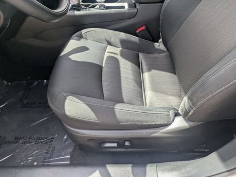 Used 2024 Nissan Altima 2.5 SV FWD image 17
