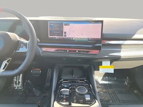 Used 2024 BMW i5 M60 w/ Premium Package image 17