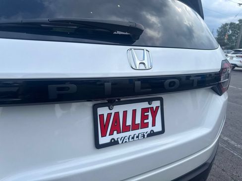 Used 2023 Honda Pilot LX image 44