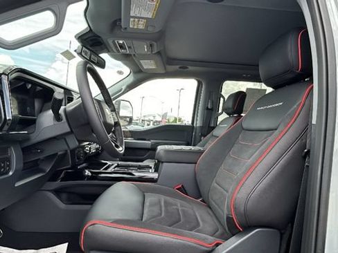 New 2026 Ford F250 Lariat w/ Black Appearance Package AWD/4WD image 17