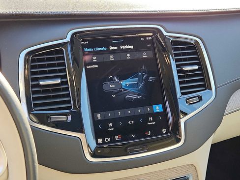 Certified 2024 Volvo XC90 B6 Ultimate image 15