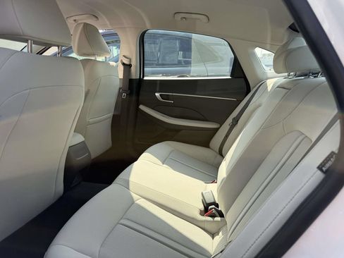 Certified 2025 Hyundai Sonata SEL AWD/4WD image 12