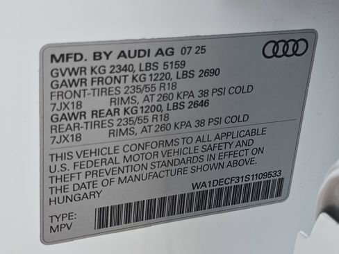 Certified 2025 Audi Q3 2.0T Premium w/ Convenience Package AWD/4WD image 35