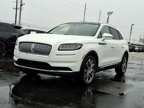 Certified 2022 Lincoln Nautilus Reserve image 3