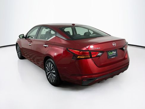 Used 2024 Nissan Altima 2.5 SV FWD image 5