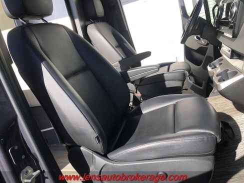 Used 2020 Mercedes-Benz Sprinter 2500 image 17