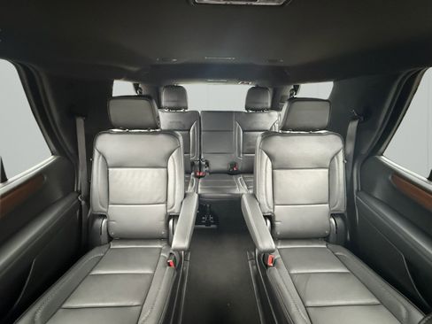 Used 2025 GMC Yukon Denali image 32