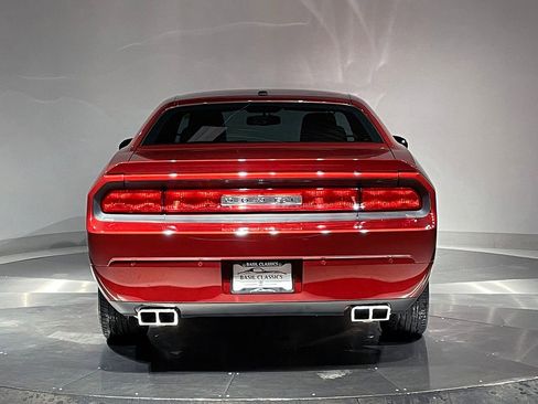 Used 2014 Dodge Challenger SXT image 10