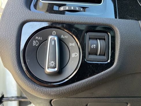 Used 2018 Volkswagen GTI SE w/ SE Leather Package image 16