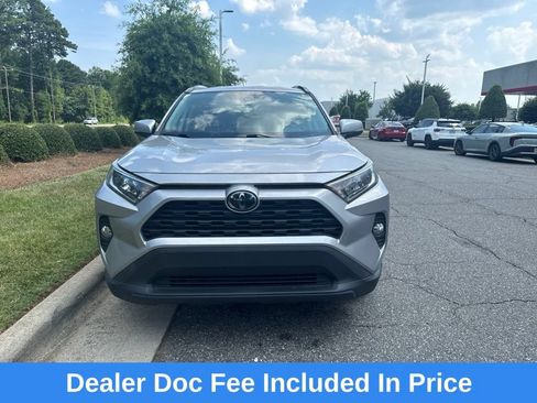 Used 2020 Toyota RAV4 XLE AWD/4WD image 1