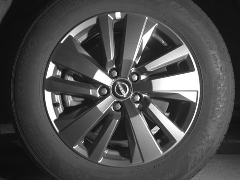 Used 2025 Nissan Pathfinder SV FWD image 12