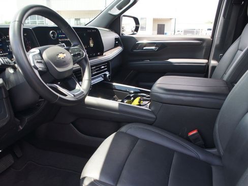 Used 2025 Chevrolet Tahoe LT RWD image 13