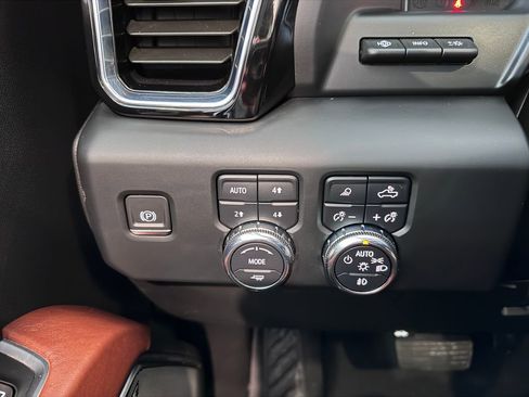 Certified 2024 GMC Sierra 3500 Denali Ultimate image 22