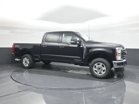 New 2026 Ford F250 XLT w/ FX4 Off-Road Package AWD/4WD image 11