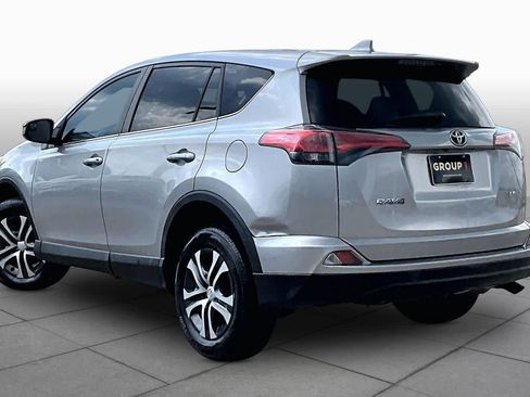 Used 2017 Toyota RAV4 LE FWD image 12