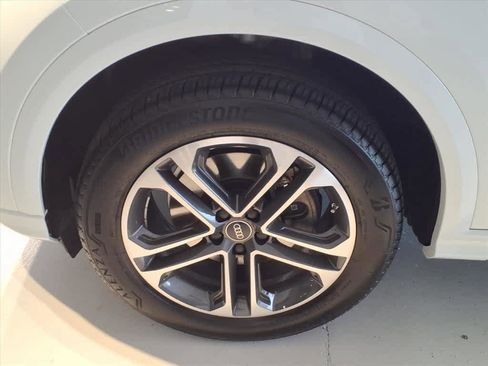 Certified 2025 Audi Q5 Premium w/ Convenience Package image 8