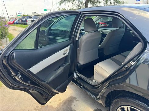 Used 2017 Toyota Corolla L FWD image 16