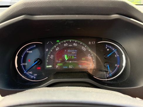 Used 2025 Toyota RAV4 XLE AWD/4WD image 26