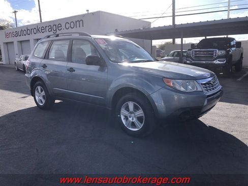 Used 2013 Subaru Forester 2.5X w/ Alloy Wheel Pkg AWD/4WD image 2