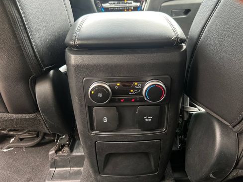 Used 2023 Ford Explorer Limited w/ Equipment Group 301A AWD/4WD image 15