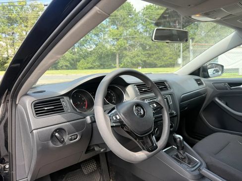 Used 2016 Volkswagen Jetta S FWD image 10