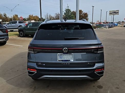 New 2026 Volkswagen Taos SE image 6