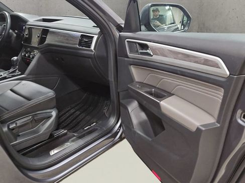 Used 2022 Volkswagen Atlas Cross Sport SE AWD/4WD image 19