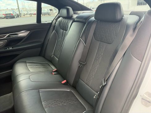 Used 2017 BMW 740i RWD image 8