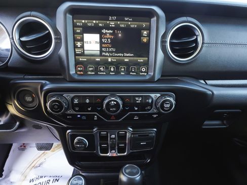 Used 2023 Jeep Wrangler Unlimited Sahara w/ Cold Weather Group image 23