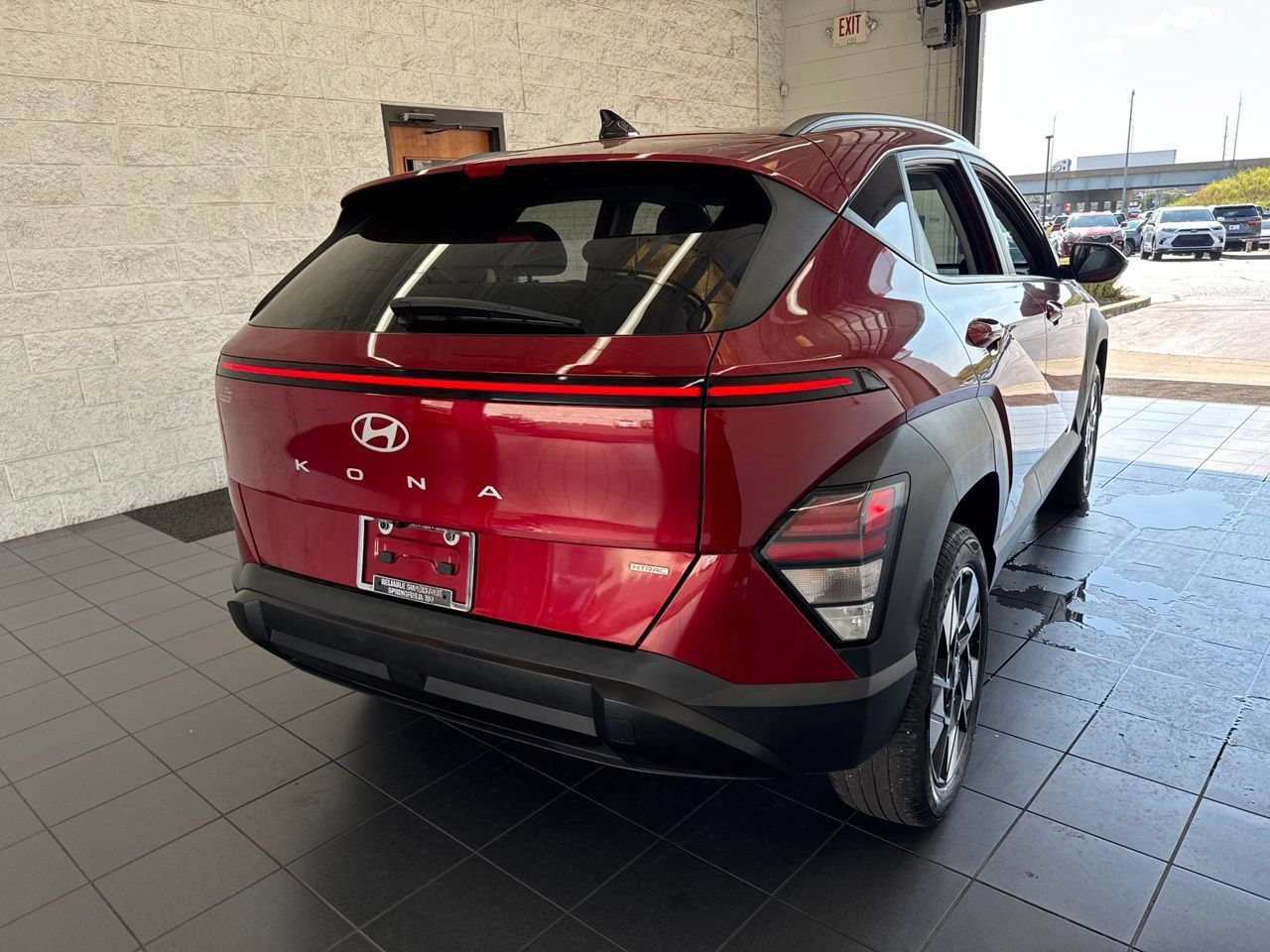 Used 2025 Hyundai Kona SEL AWD/4WD image 7