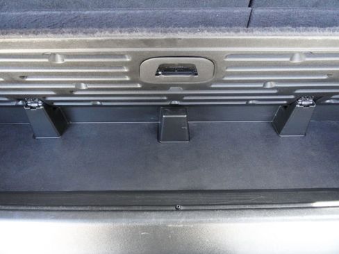 Used 2017 Chevrolet Tahoe LT image 18