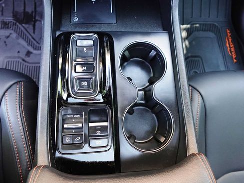 Used 2025 Honda Pilot TrailSport image 22
