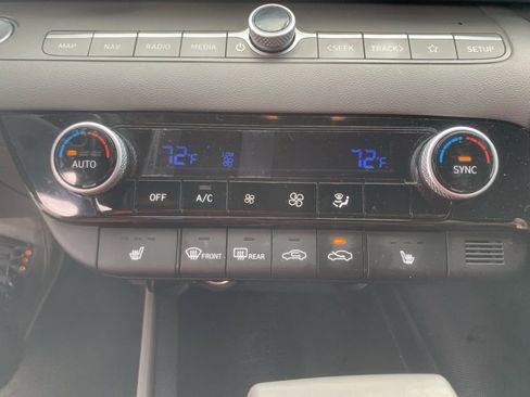 Used 2023 Hyundai Elantra SEL w/ Convenience Package image 17