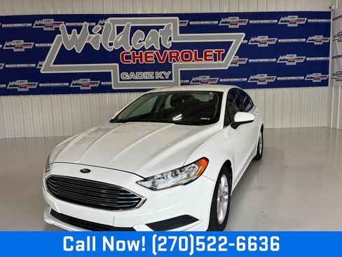 Used 2018 Ford Fusion SE w/ Fusion SE Technology Package FWD image 1