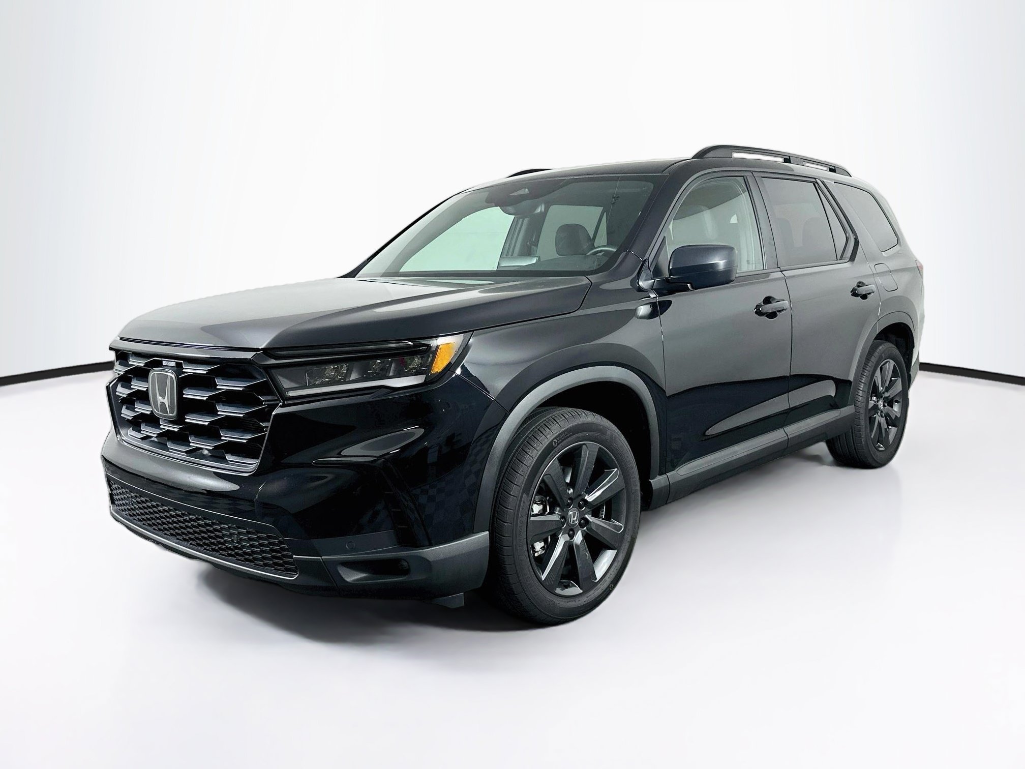 Used 2025 Honda Pilot Sport image 3